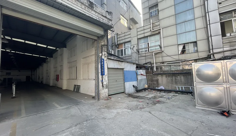 雨花台区南京南站附近800平，可仓储可生产，车辆进出方便